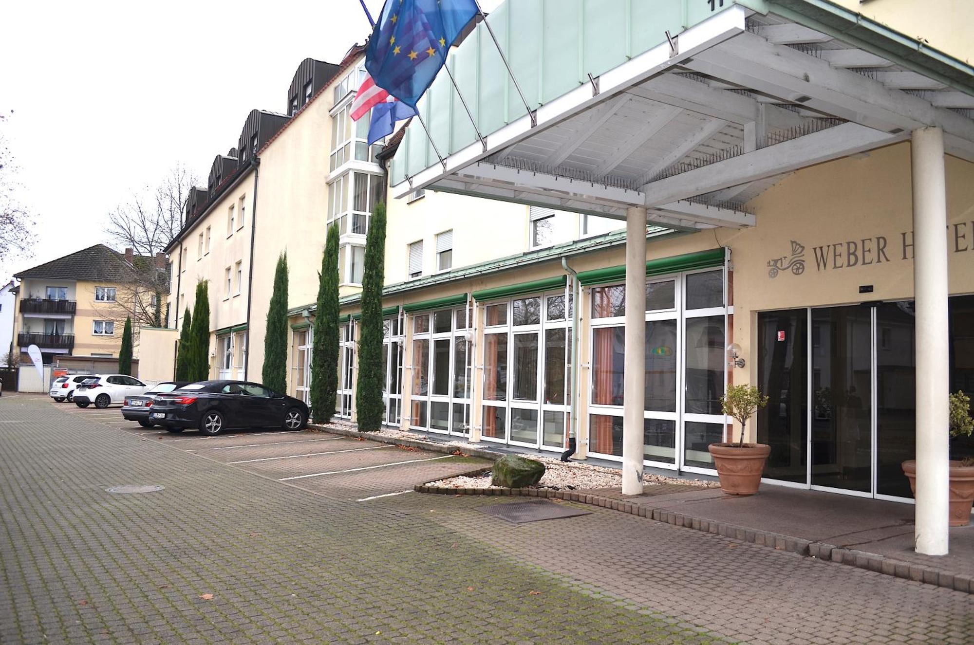 Weber Hotel MHG Exterior photo