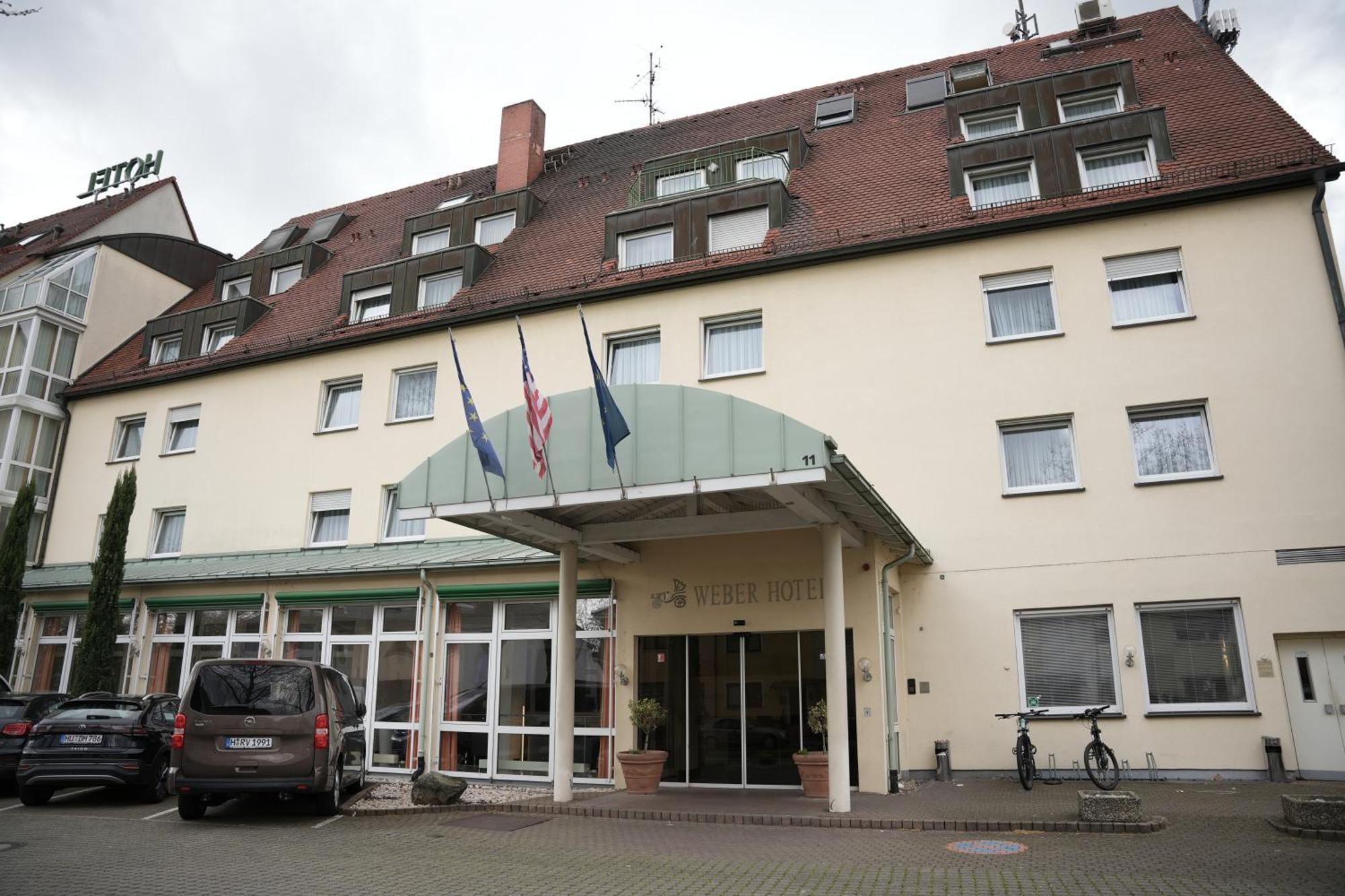 Weber Hotel MHG Exterior photo