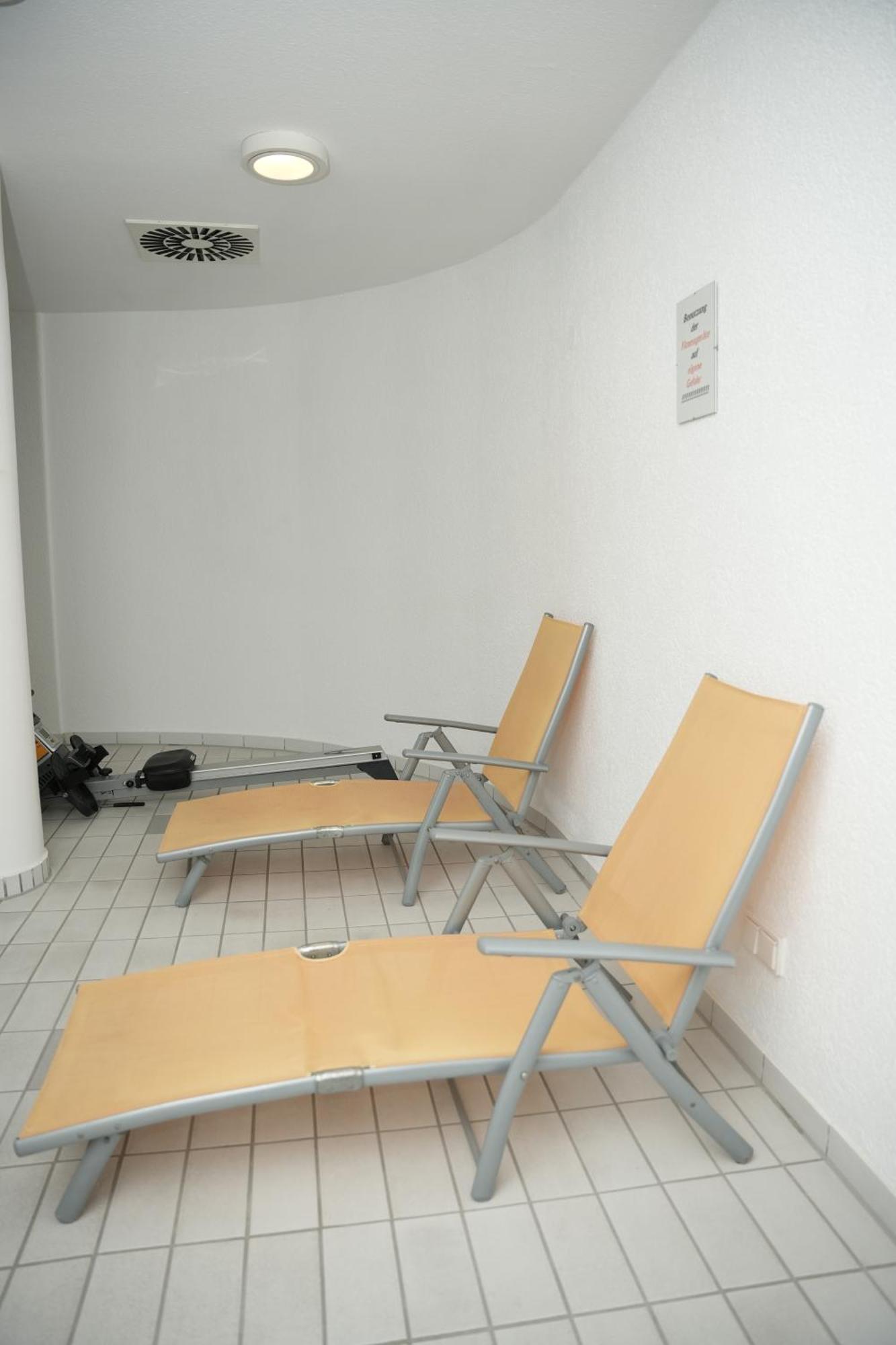 Weber Hotel MHG Exterior photo